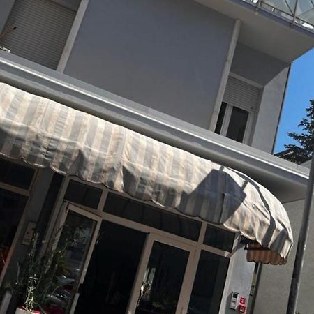 Hotel Due Gemelle Rímini Exterior foto